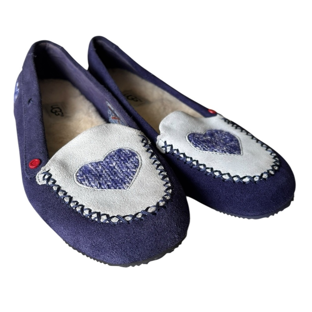 EUC UGG Women’s size 5 Blue Heart Slippers